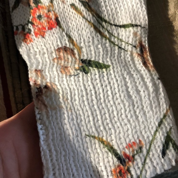 Women’s Leonardo Collection Sweater - Picture 6 of 7